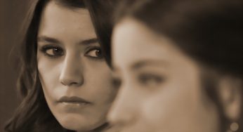 Beren Saat Kimdir?