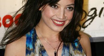 Daisy Lowe Kimdir?