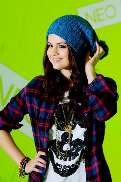 Selena Gomez Giyim Tarzı