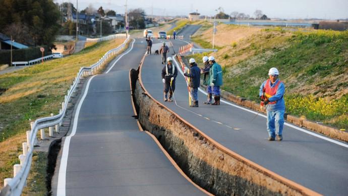 deprem yavaş depremler yol yarılması