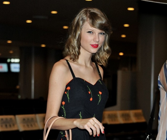 taylorswift tokyo narita havalimani